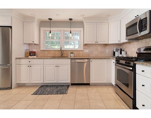 8 Laurel Road Lynnfield, MA 01940 - Photo 7 of 31