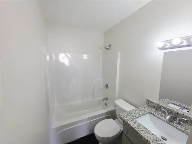 $950 | 4526 North Robertson Street, Unit F, New Orleans, LA 70117