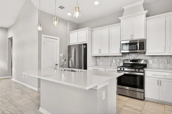 $2,500 | 9442 Starlight Oak Drive, Missouri City, TX 77459