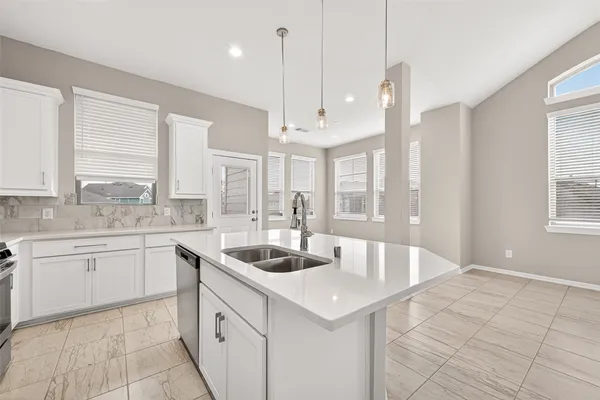 $2,500 | 9442 Starlight Oak Drive, Missouri City, TX 77459
