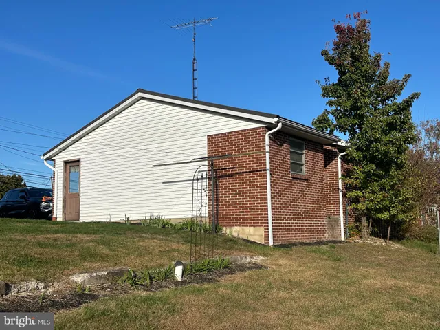 a view of backyard of house