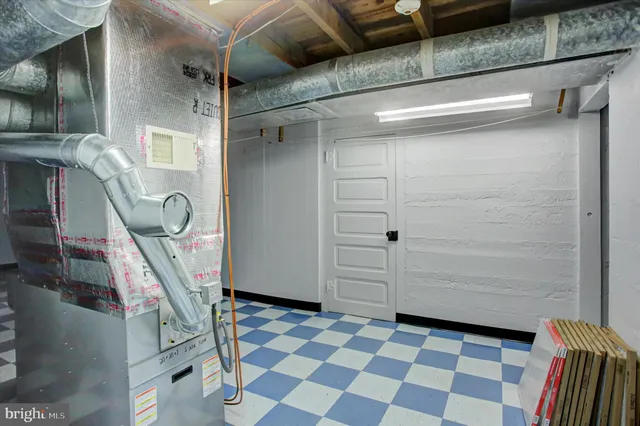 a view of utility room