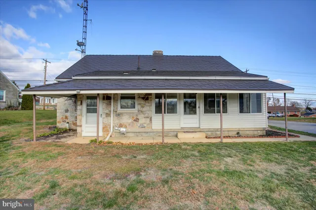 $279,900 | 6602 Lincoln Way West, St. Thomas, PA 17252