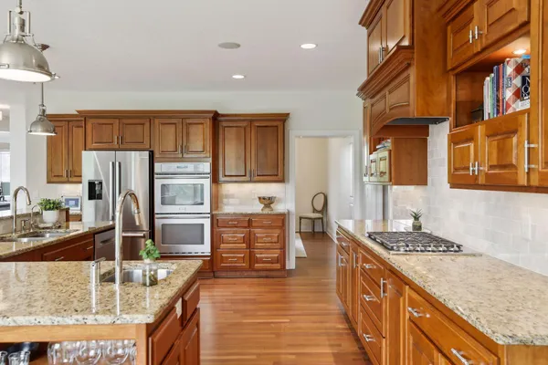 $1,550,000 | 5729 Linden Avenue North, Lake Elmo, MN 55042