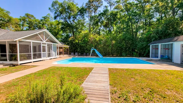 $577,000 | 328 Sandy Springs Circle, Walterboro, SC 29488