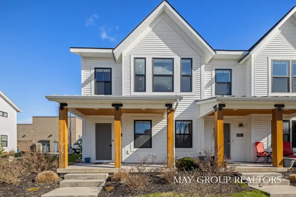 $385,000 | 2523 Inverness Road Southeast, Grand Rapids, MI 49546