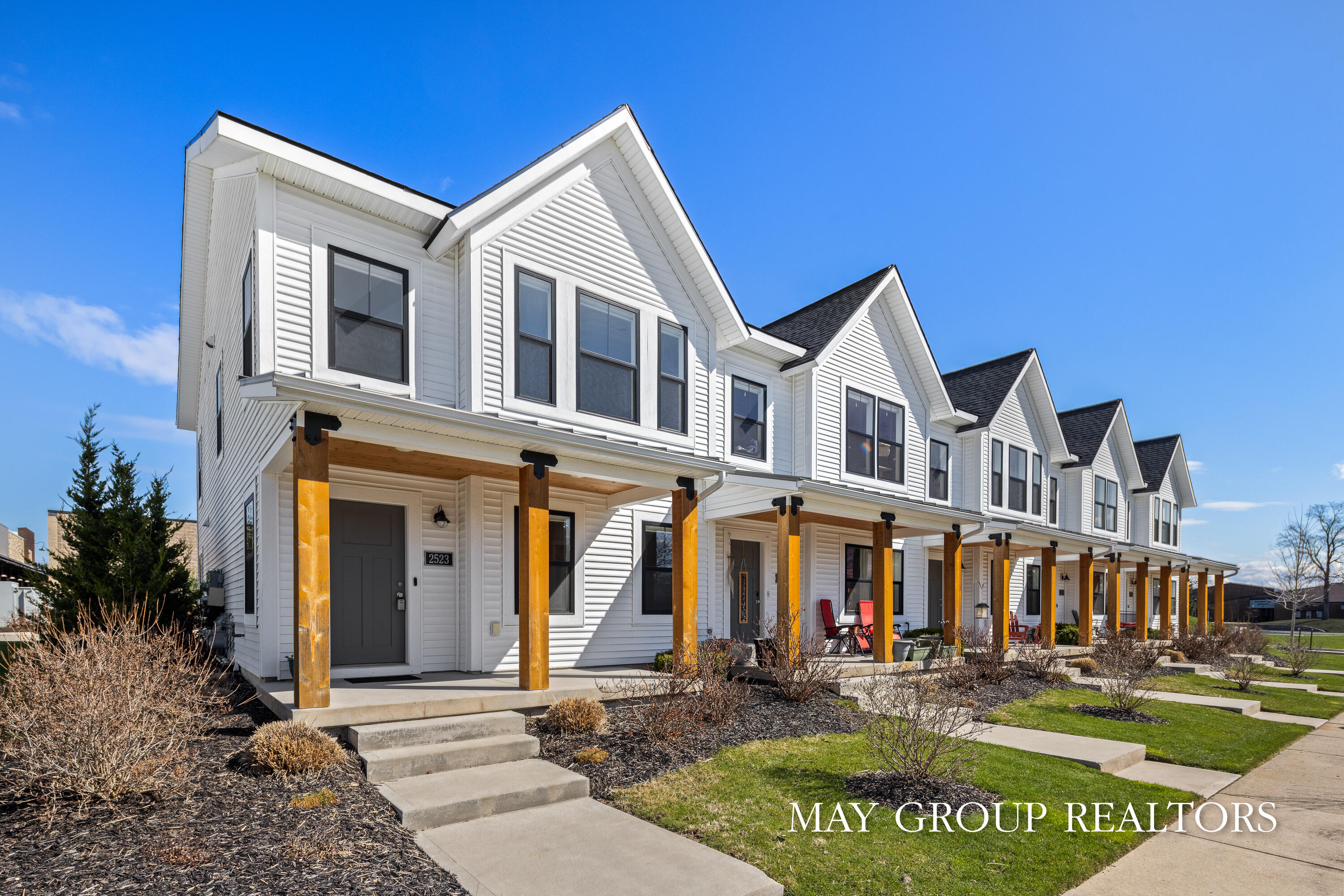 2523 Inverness Road Southeast Grand Rapids, MI 49546 - Photo 2 of 46 2523.Inverness.Rd-2