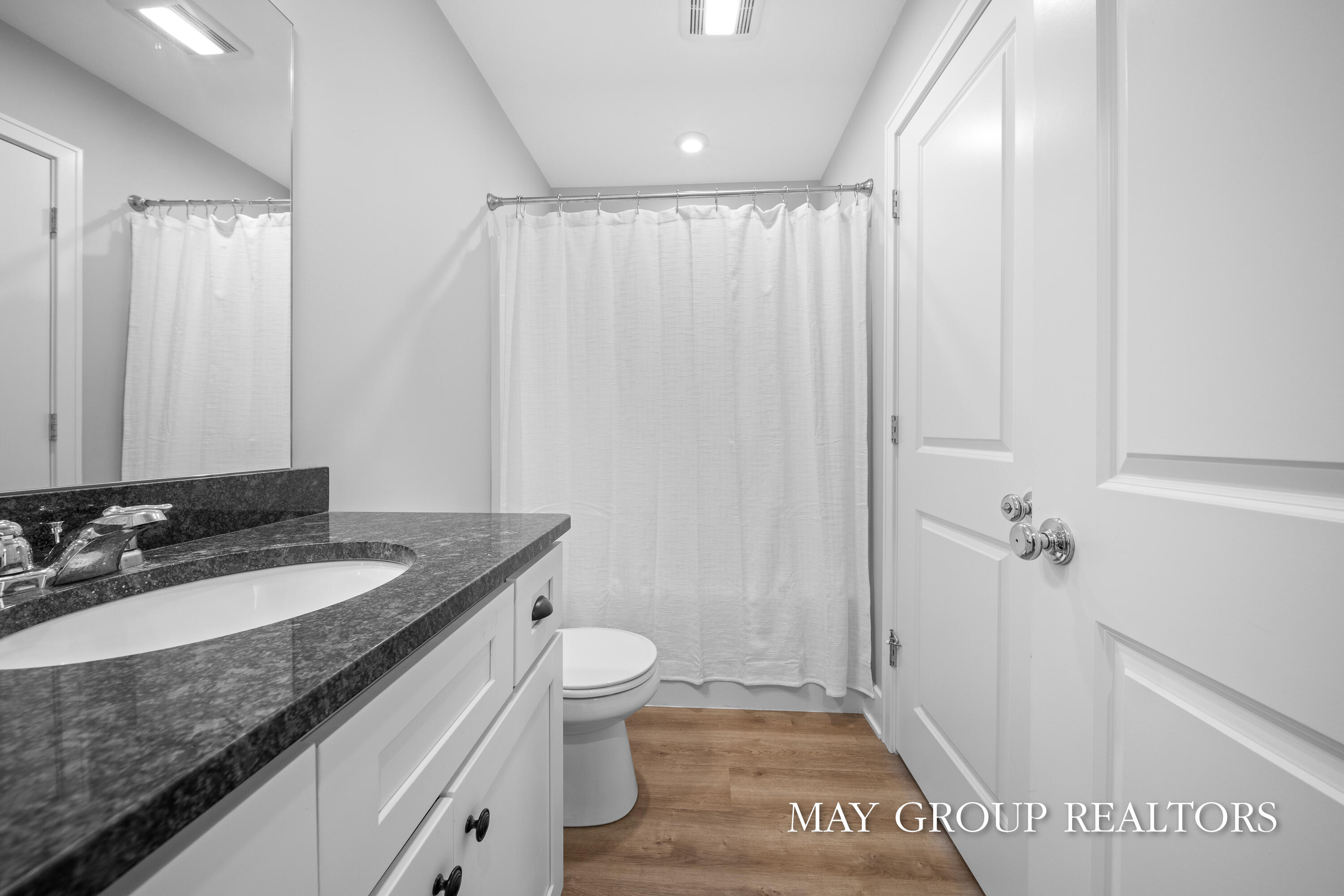 2523 Inverness Road Southeast Grand Rapids, MI 49546 - Photo 35 of 46 2523.Inverness.Rd-36