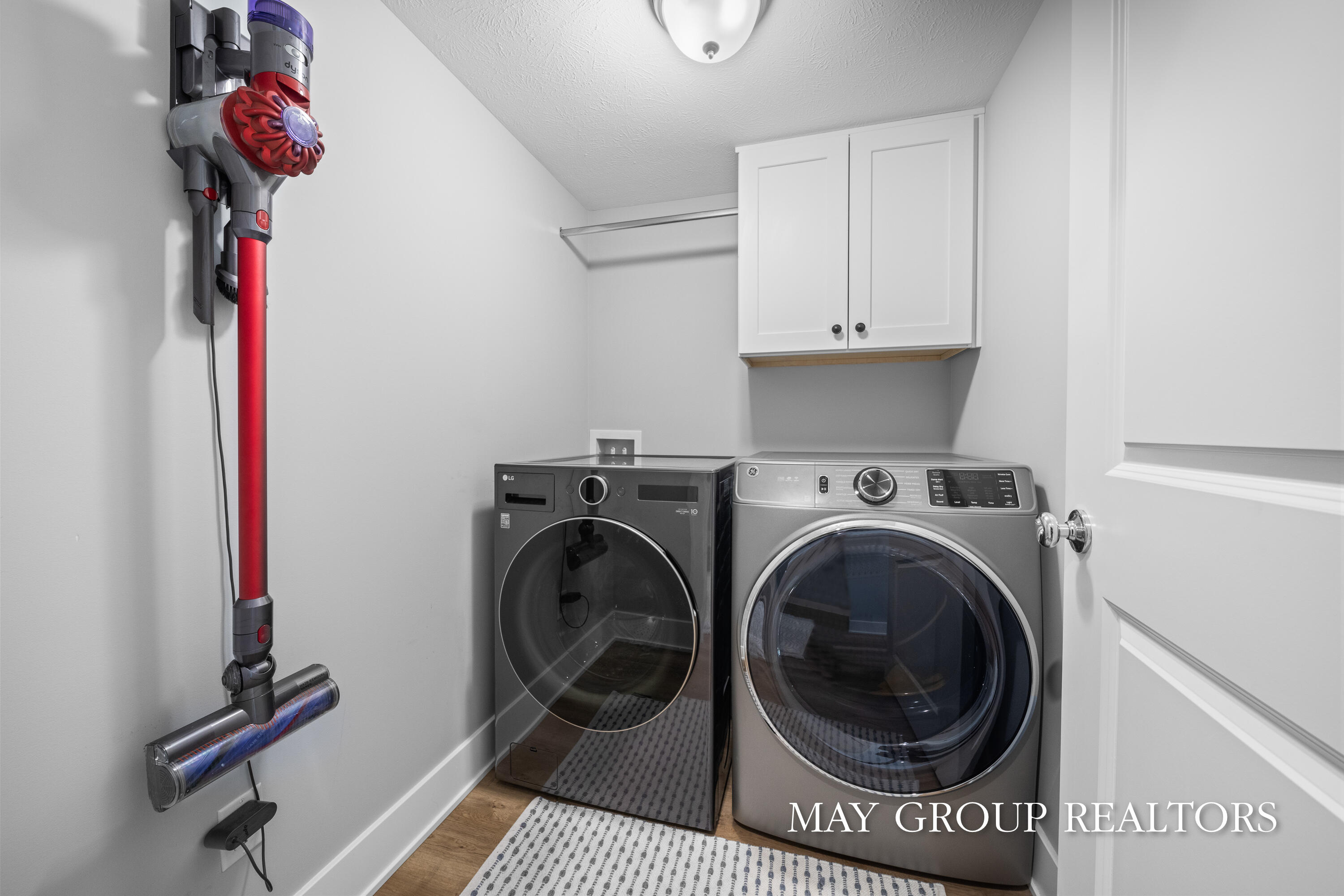 2523 Inverness Road Southeast Grand Rapids, MI 49546 - Photo 37 of 46 2523.Inverness.Rd-38