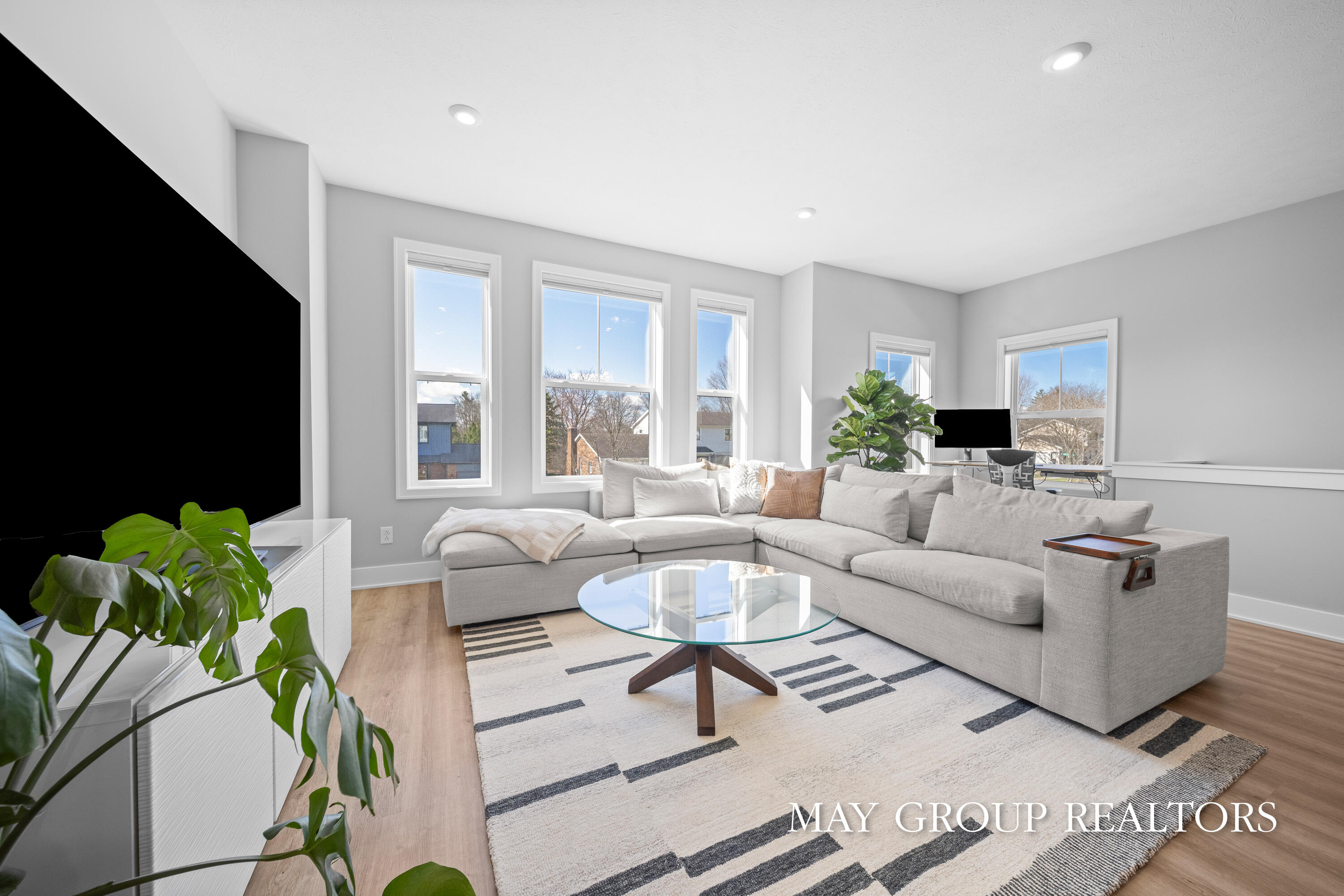 2523 Inverness Road Southeast Grand Rapids, MI 49546 - Photo 9 of 46 2523.Inverness.Rd-9