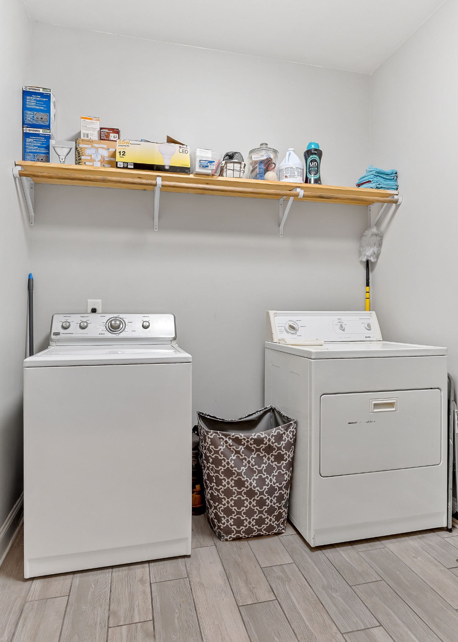 656 Osement Road McMinnville, TN 37110 - Photo 22 of 43 a utility room with washer and dryer