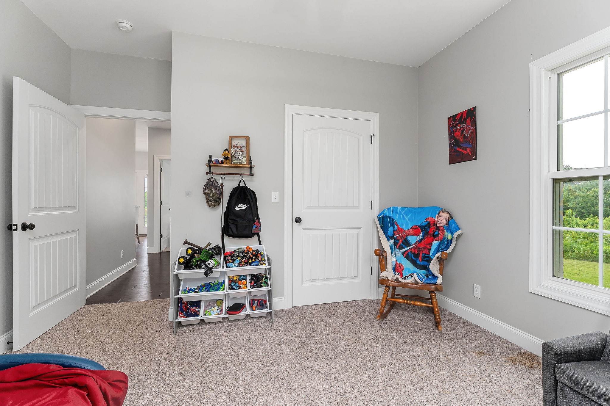 656 Osement Road McMinnville, TN 37110 - Photo 27 of 43 a room with furniture and a window