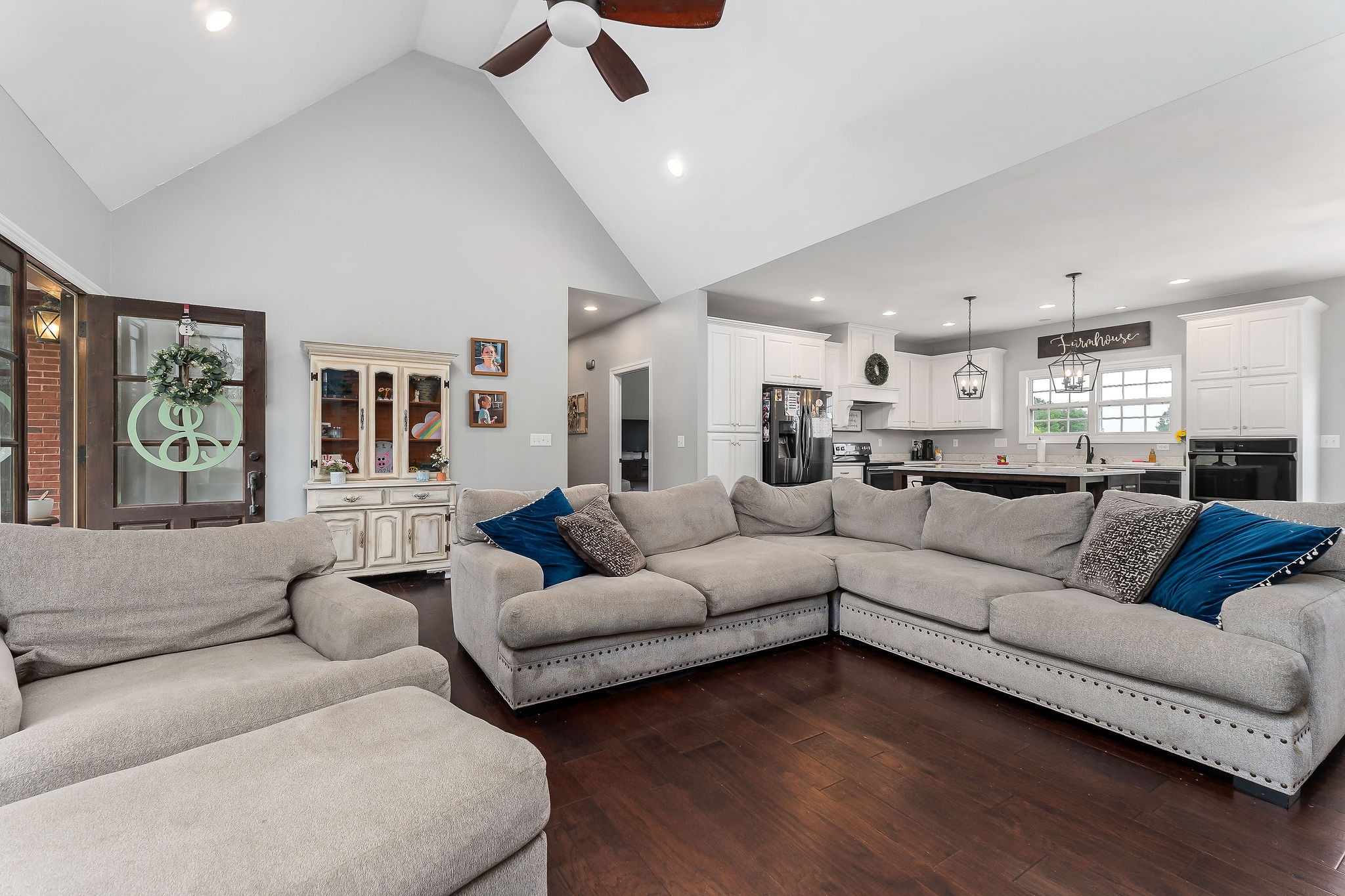 656 Osement Road McMinnville, TN 37110 - Photo 8 of 43 a living room with furniture and wooden floor