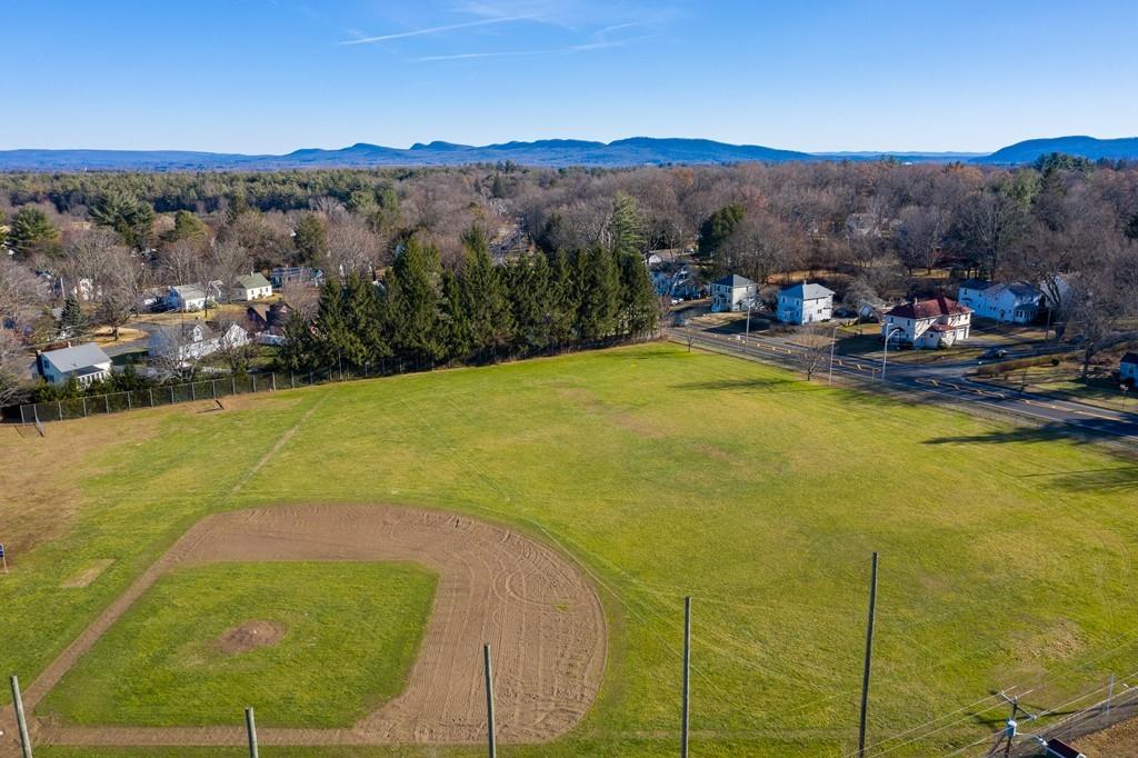 257 Bridge Road Northampton, MA 01062 - Photo 13 of 40