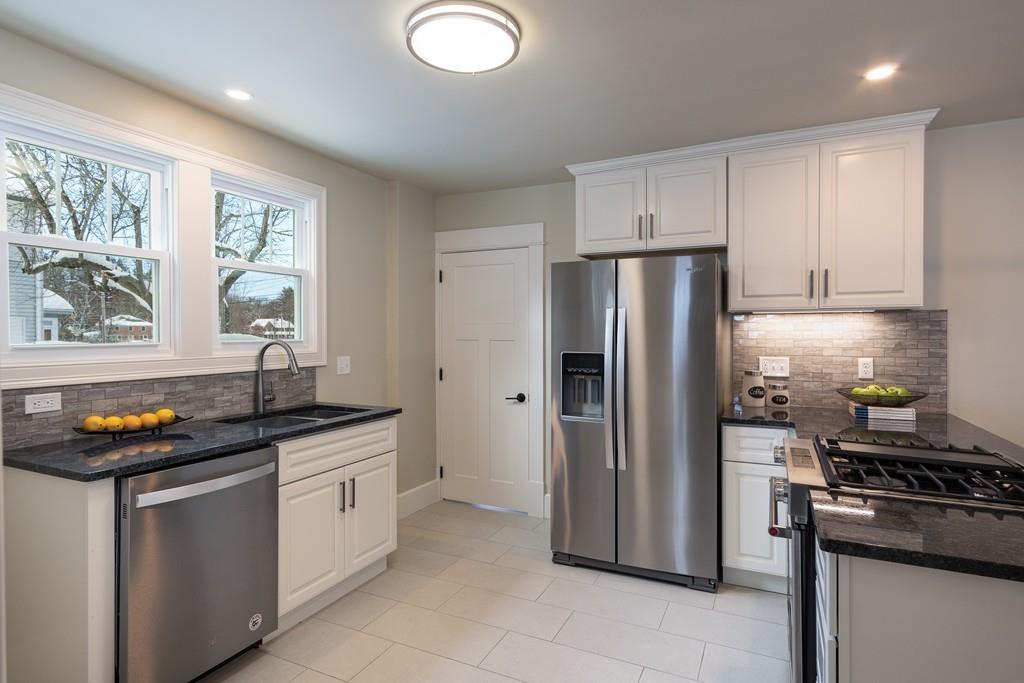 257 Bridge Road Northampton, MA 01062 - Photo 15 of 40