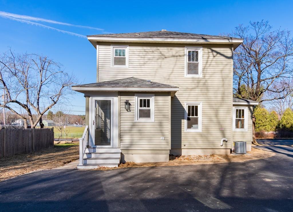 257 Bridge Road Northampton, MA 01062 - Photo 6 of 40