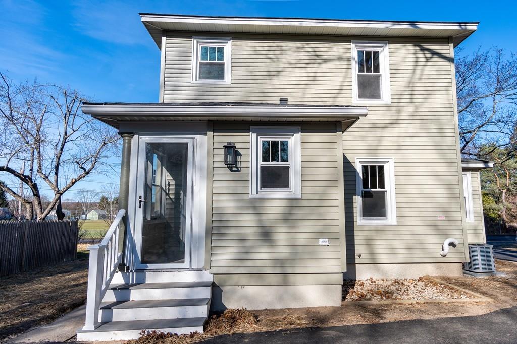 257 Bridge Road Northampton, MA 01062 - Photo 7 of 40