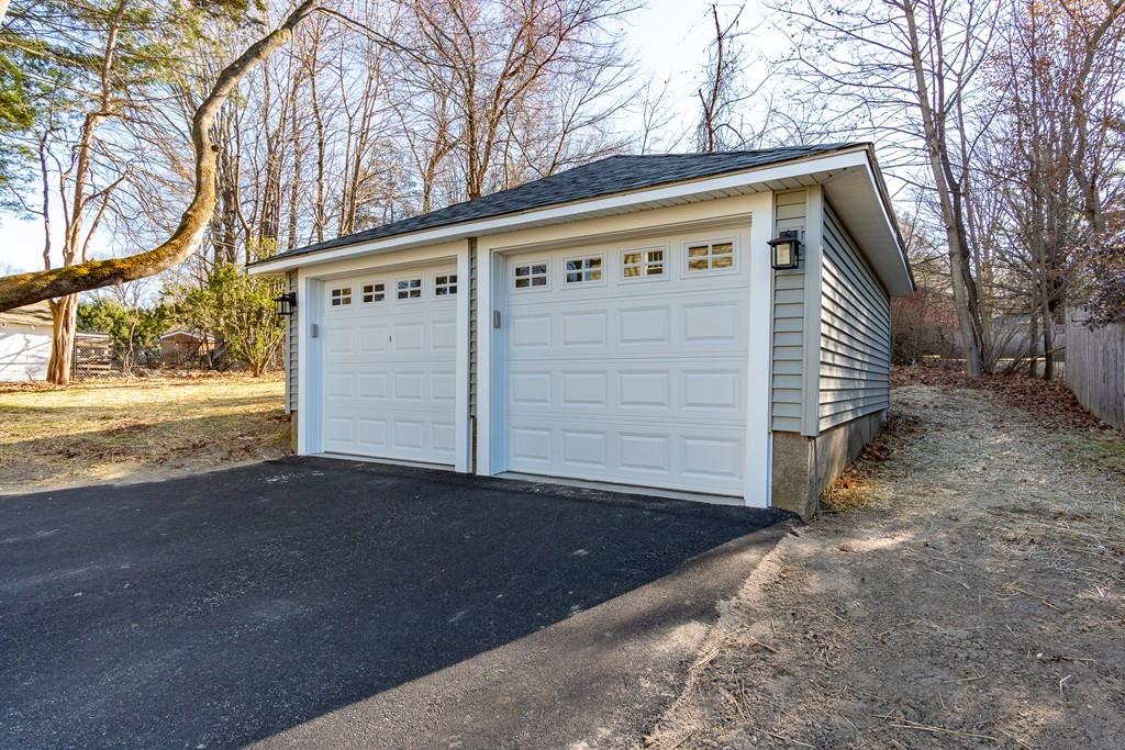 257 Bridge Road Northampton, MA 01062 - Photo 9 of 40