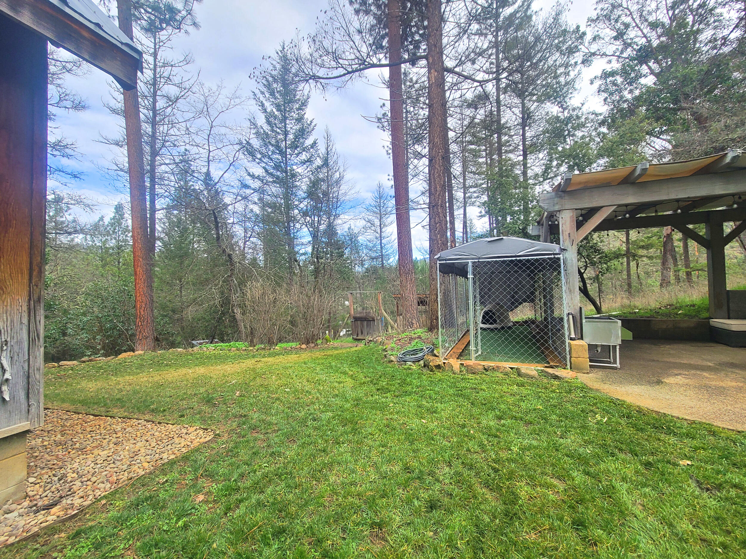 8026 Upper Applegate Road Jacksonville, OR 97530 - Photo 37 of 52 side yard