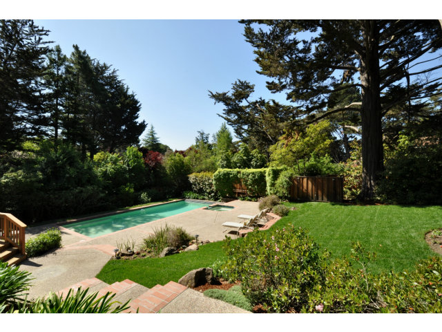 255 Darrell Road Hillsborough, CA 94010 - Photo 18 of 25 a view of a backyard of the house