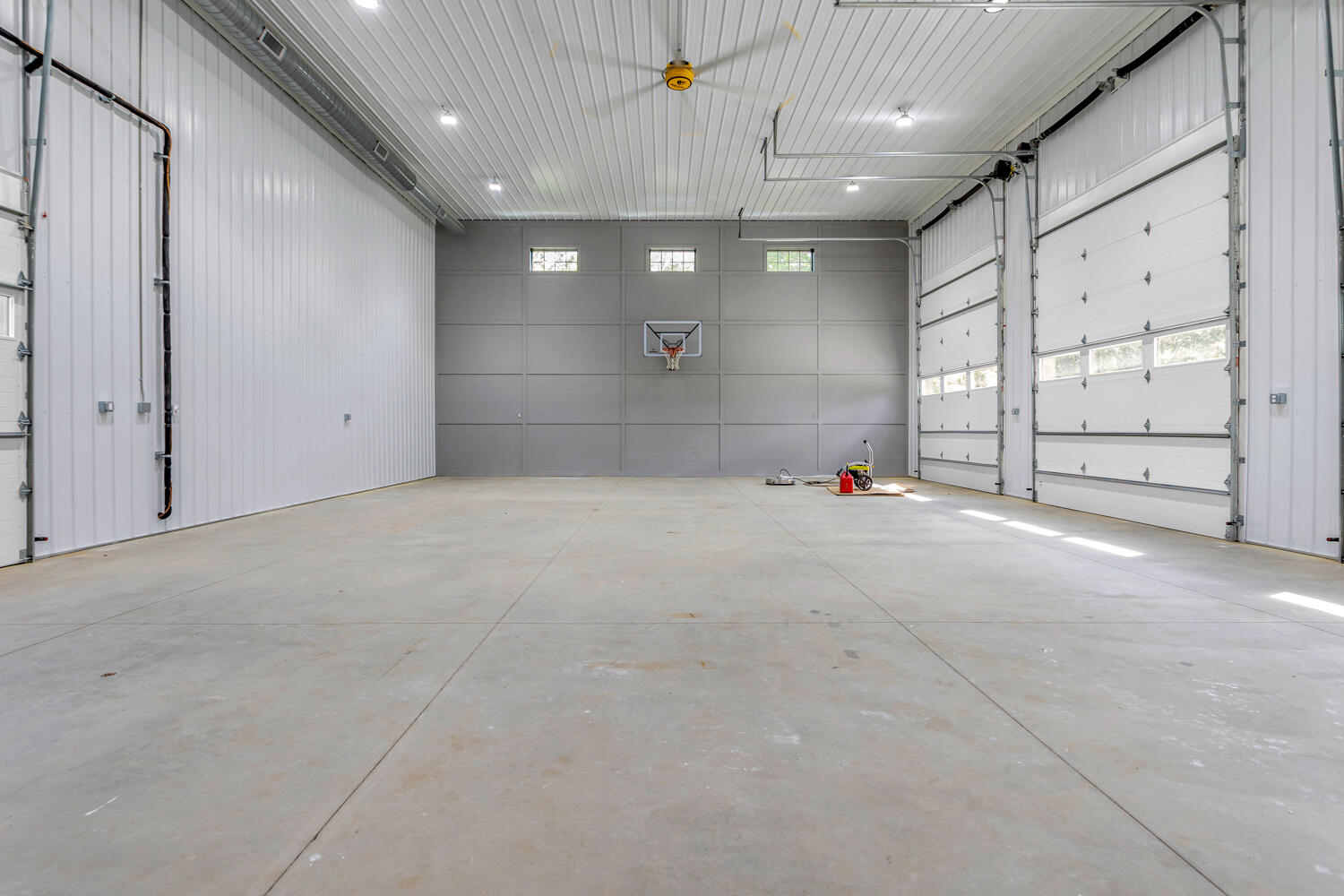 8295 South Jackson Road Clarklake, MI 49234 - Photo 23 of 35 Garage