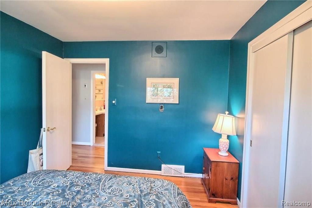 28379 New Castle Road Farmington Hills, MI 48331 - Photo 16 of 24