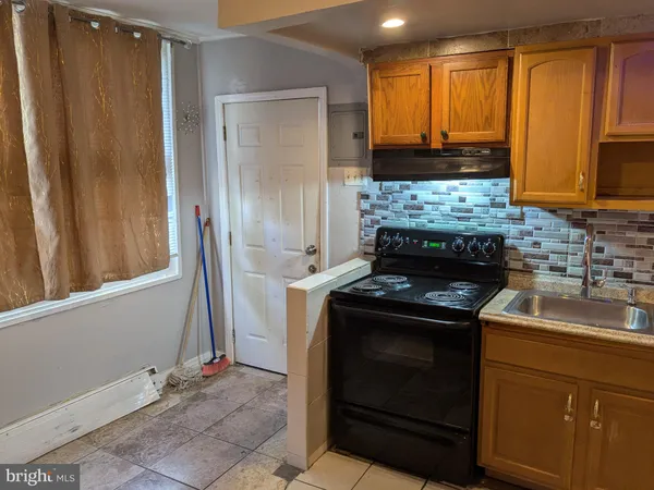 $950 | 1173 Atlantic Avenue, Camden, NJ 08104