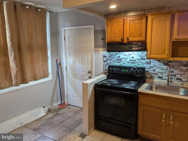 $975 | 1173 Atlantic Avenue, Camden, NJ 08104