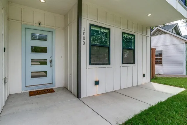 a view of an entrance of the house