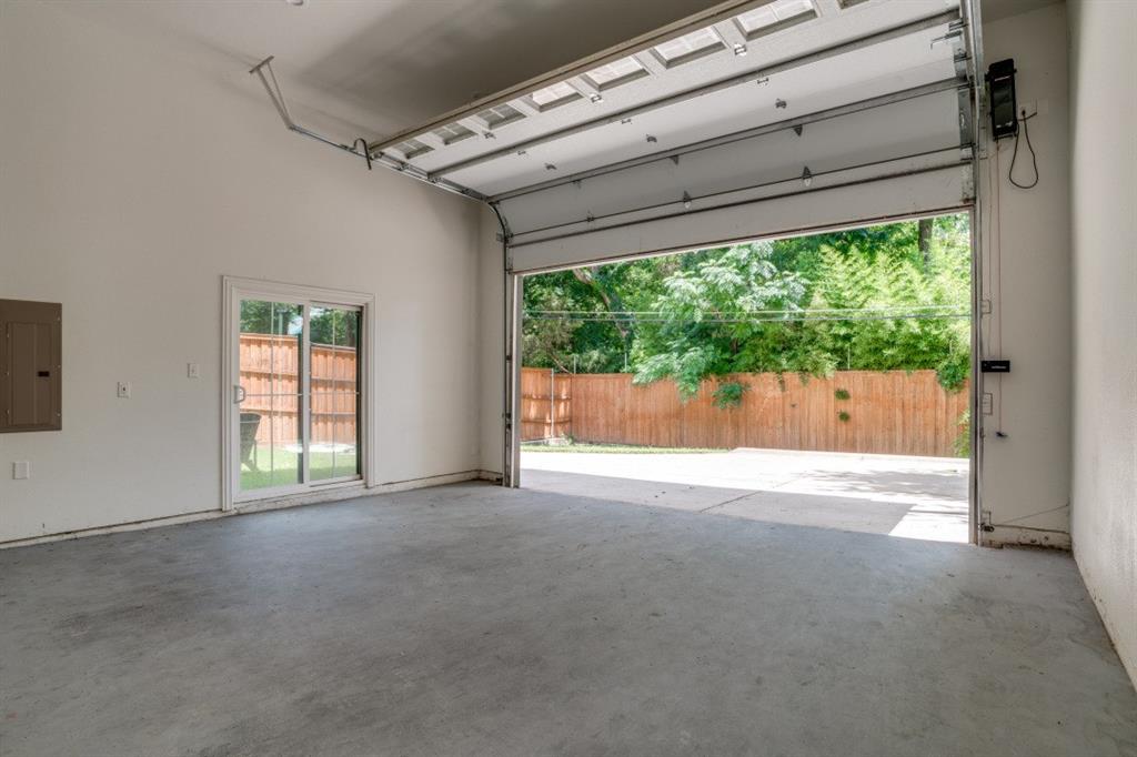 1000 Cameron Avenue Dallas, TX 75223 - Photo 31 of 38 a view of a room with a large window