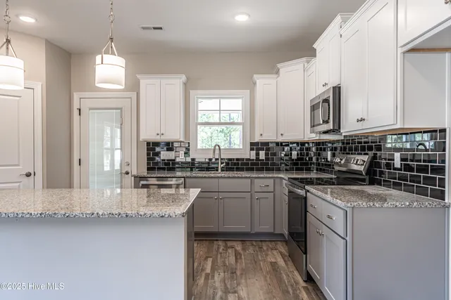 $489,000 | 1001 Ivory Lane, West End, NC 27376