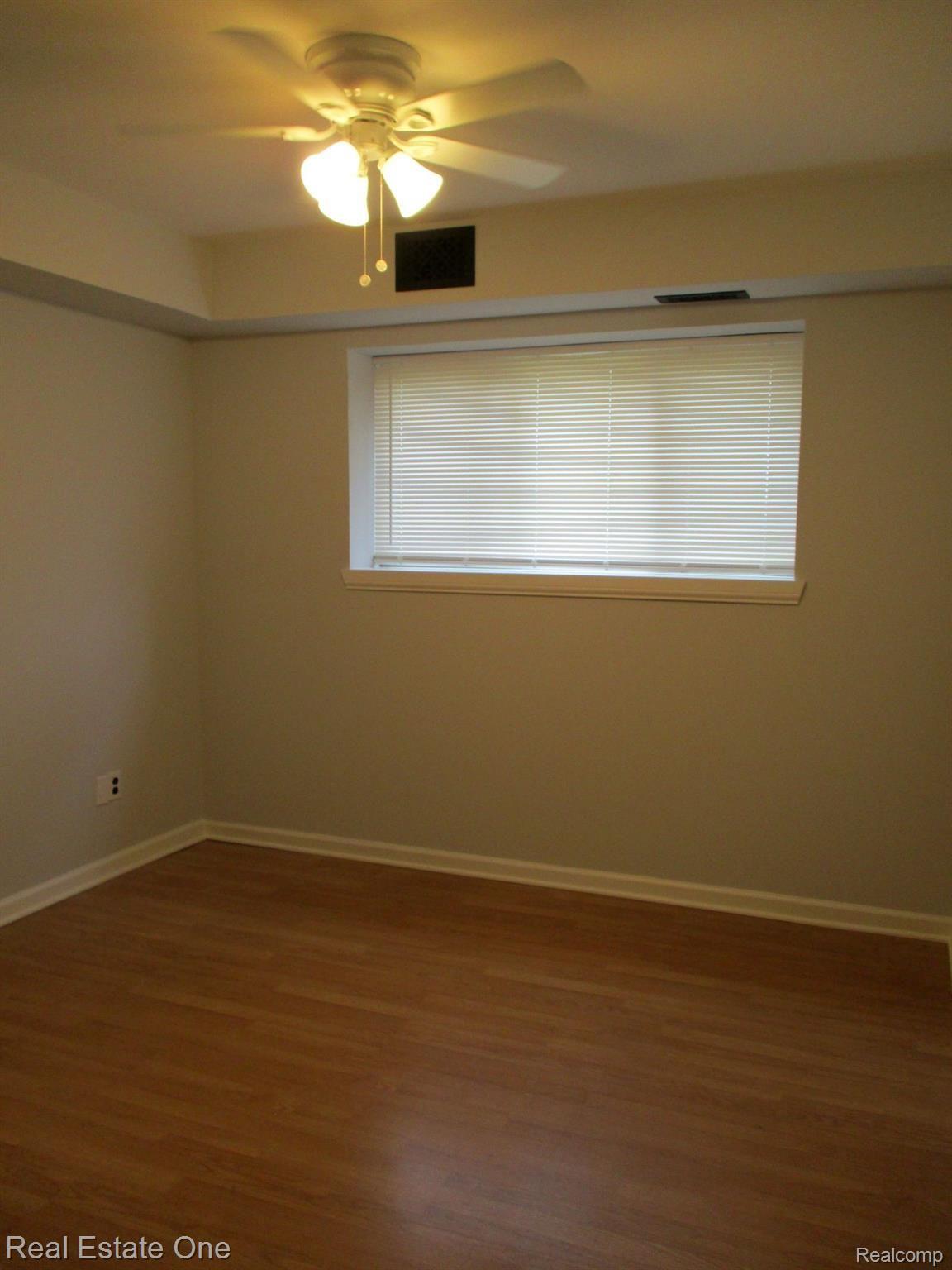 1685 Riverside Drive, Unit 7 Rochester, MI 48309 - Photo 16 of 24 Bedroom 2