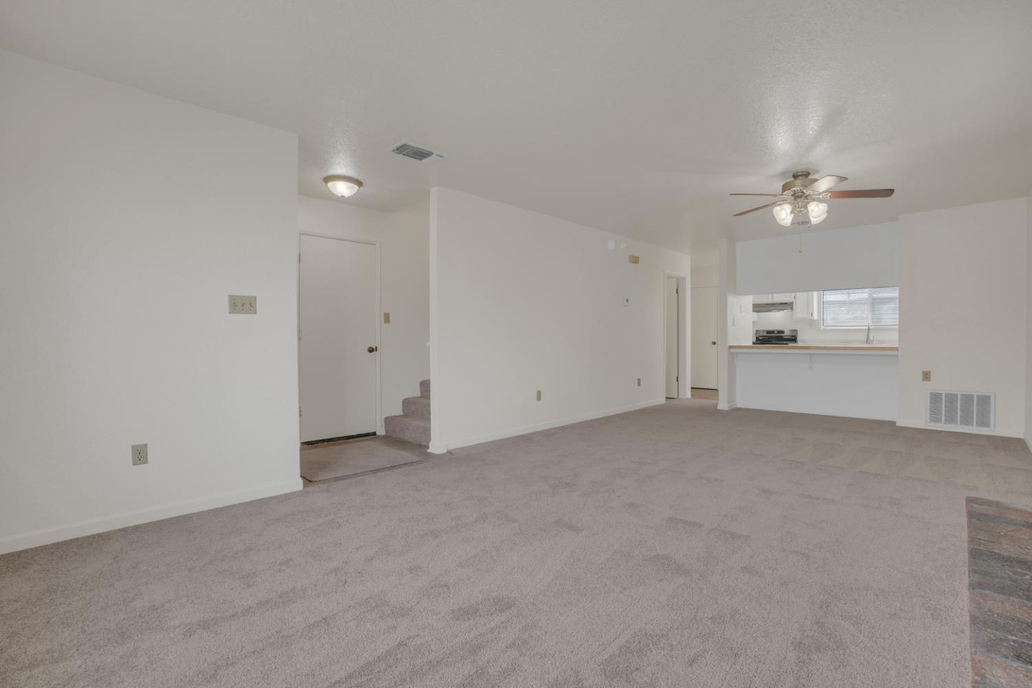 1535 Springville Way Turlock, CA 95380 - Photo 5 of 30