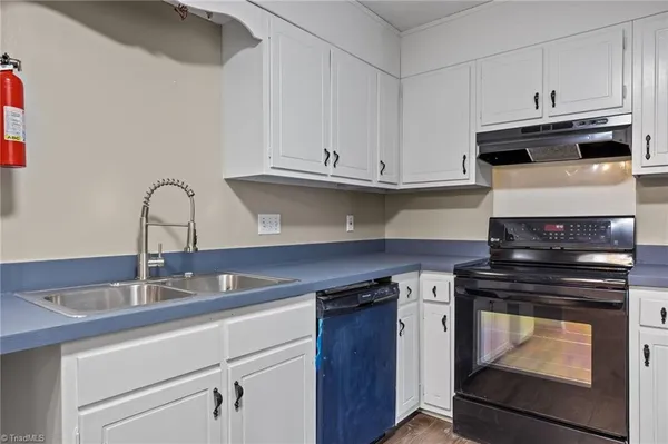 $138,999 | 1700 North Hamilton Street, Unit F, High Point, NC 27262