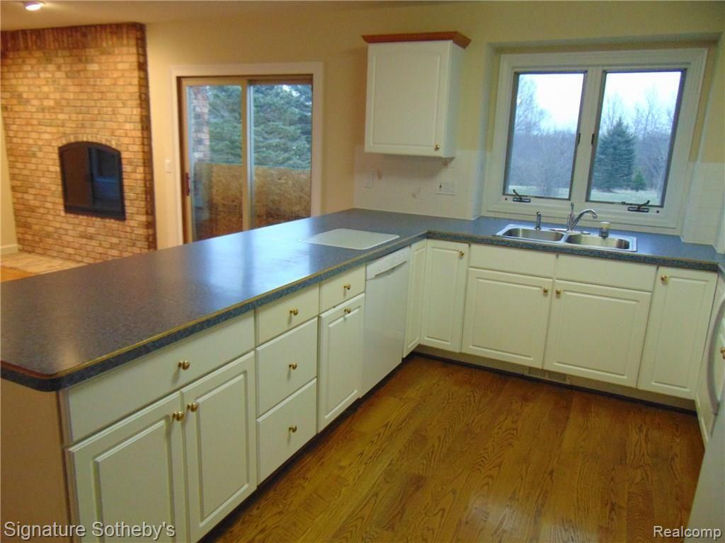 1529 East Brocker Road Metamora, MI 48455 - Photo 14 of 35 11 Kitchen 2.JPG