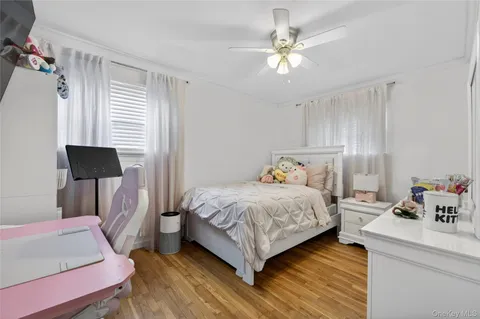 $949,000 | 463 Louis Avenue, Floral Park, NY 11001