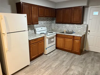 $949,000 | 463 Louis Avenue, Floral Park, NY 11001