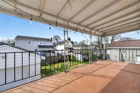 $949,000 | 463 Louis Avenue, Floral Park, NY 11001