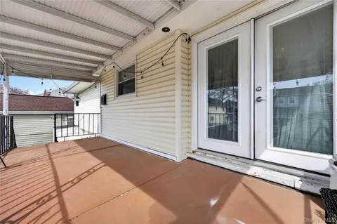 $949,000 | 463 Louis Avenue, Floral Park, NY 11001