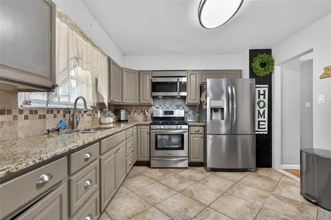 $949,000 | 463 Louis Avenue, Floral Park, NY 11001