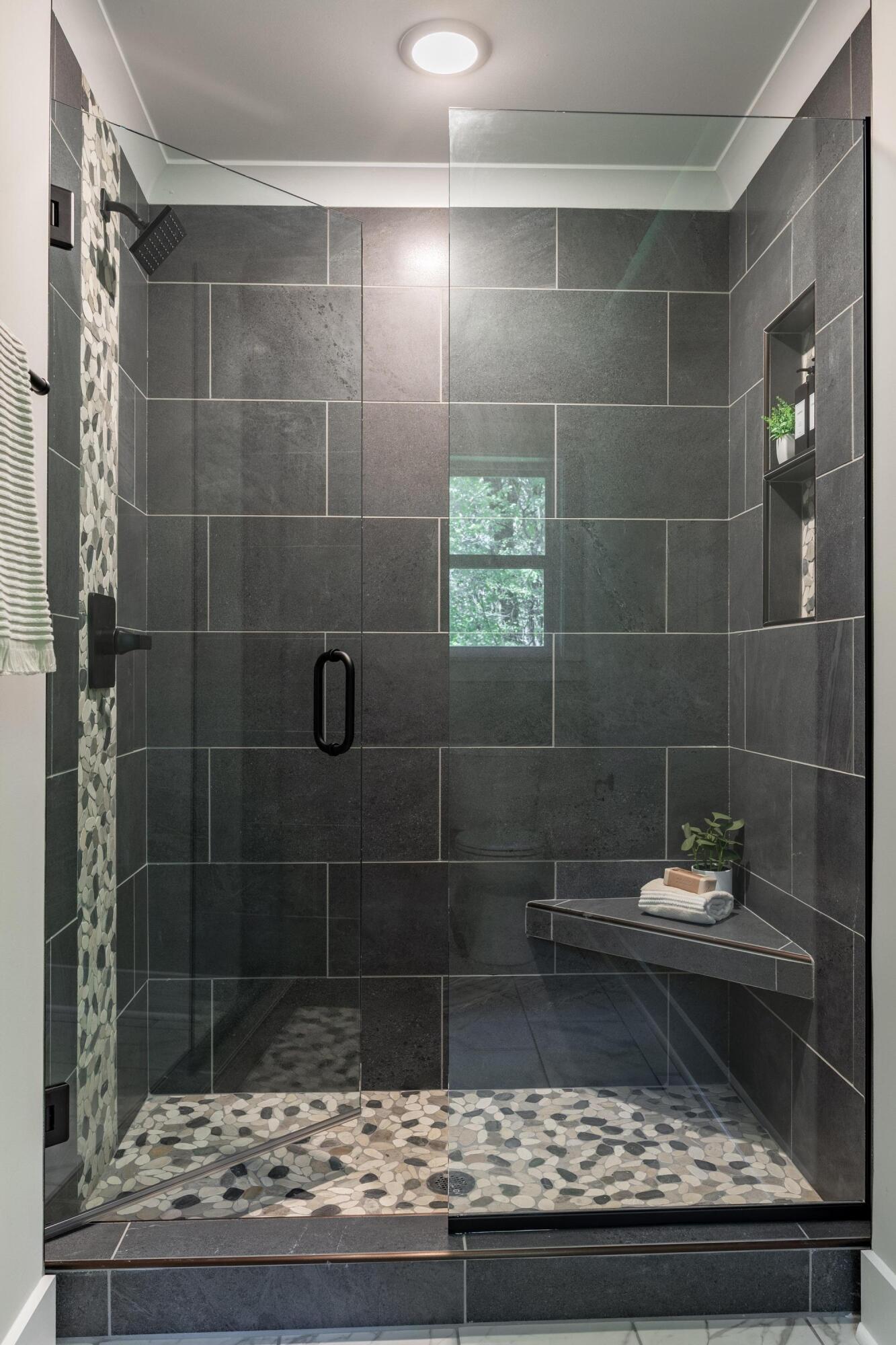 7740 Harper Road Hixson, TN 37343 - Photo 20 of 41 Primary Bathroom