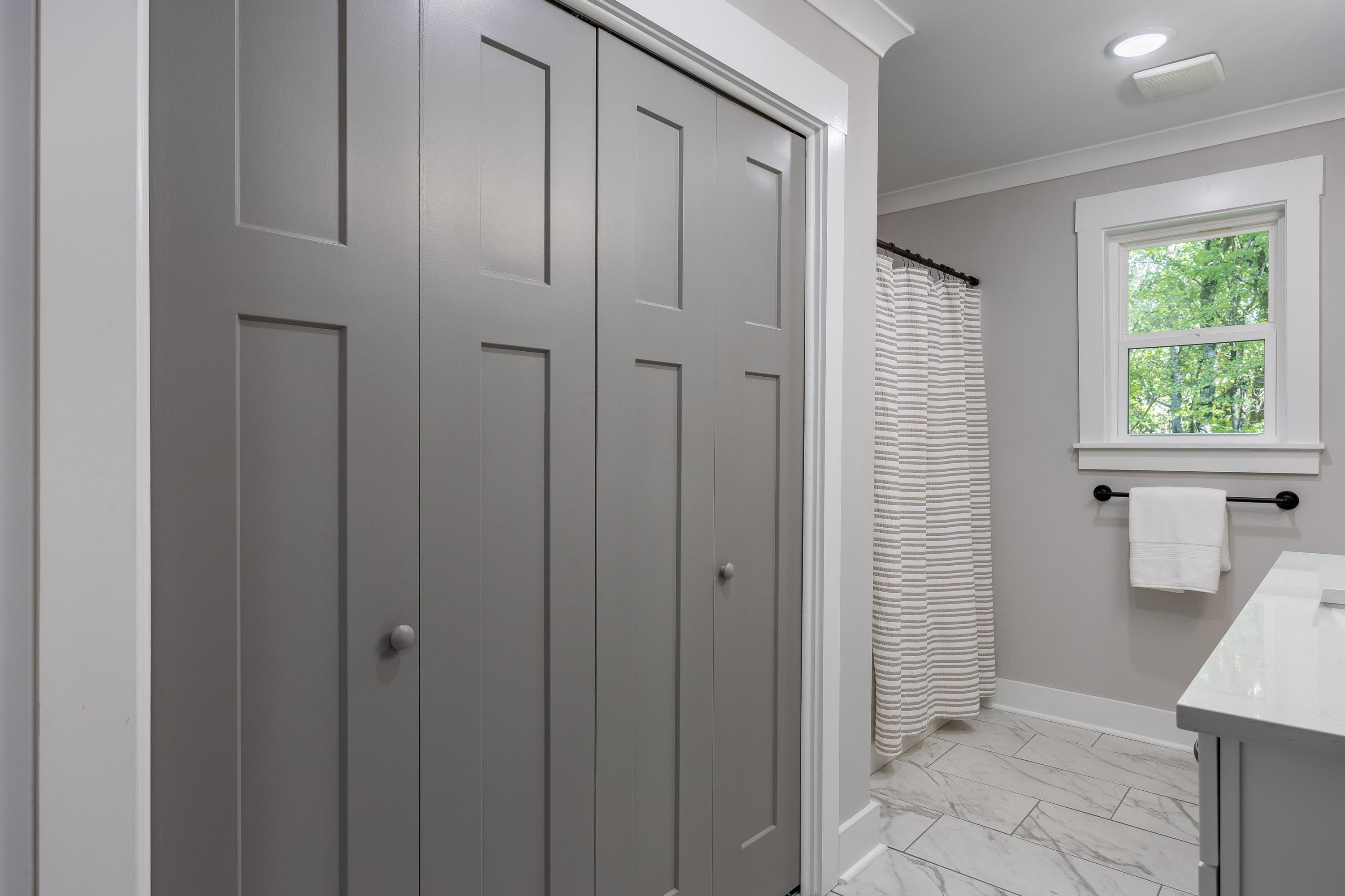 7740 Harper Road Hixson, TN 37343 - Photo 27 of 41 Hall Bathroom + Laundry