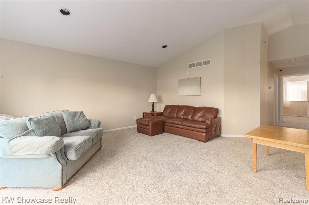 10193 Hawthorne Ridge Road Goodrich, MI 48438 - Photo 12 of 37