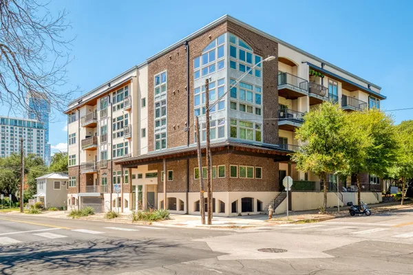 $3,400 | 908 Nueces Street, Unit 48, Austin, TX 78701