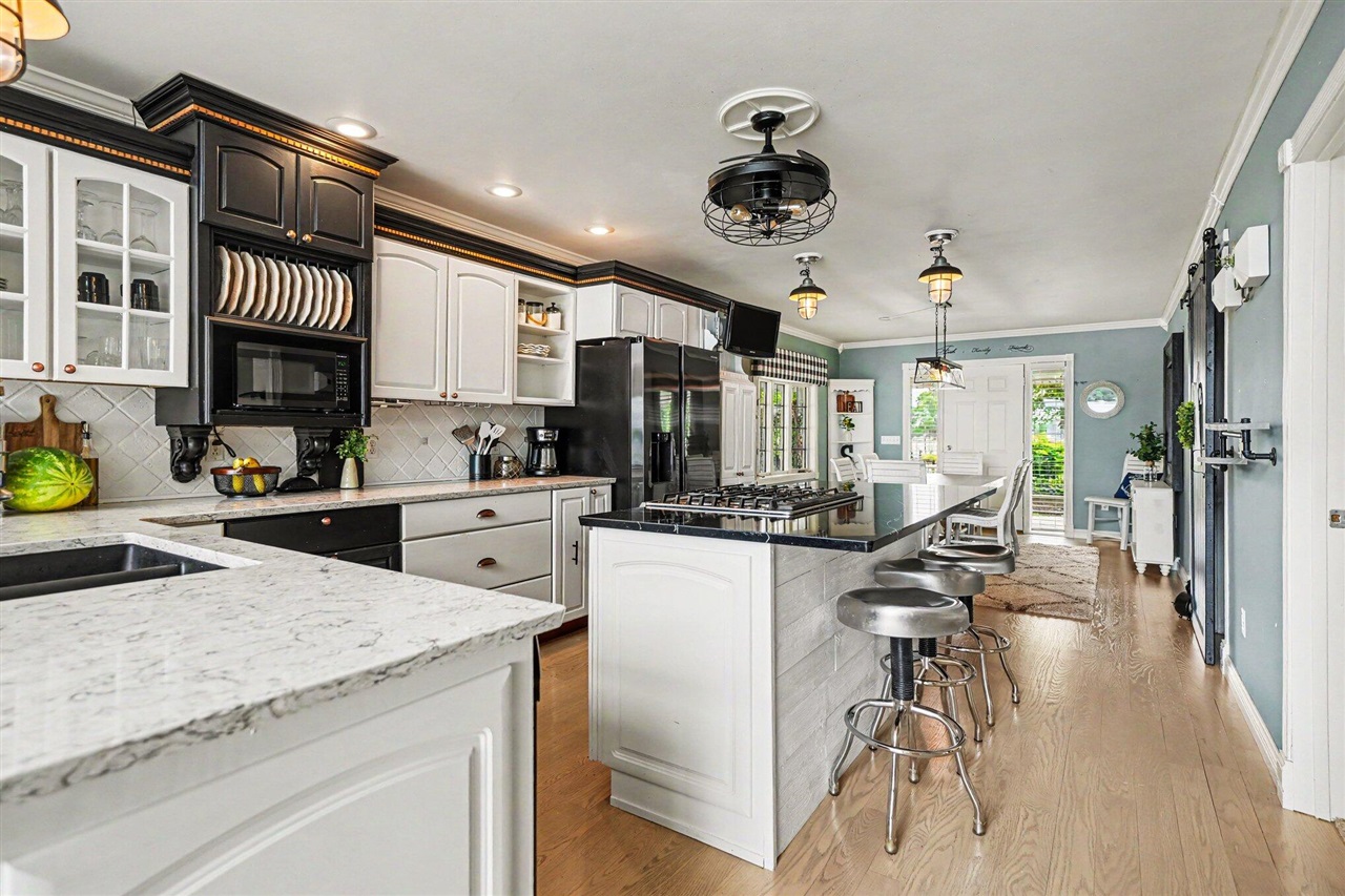 19722 Cres Beach Road Three Rivers, MI 49093 - Photo 8 of 38 Gallery Image 8