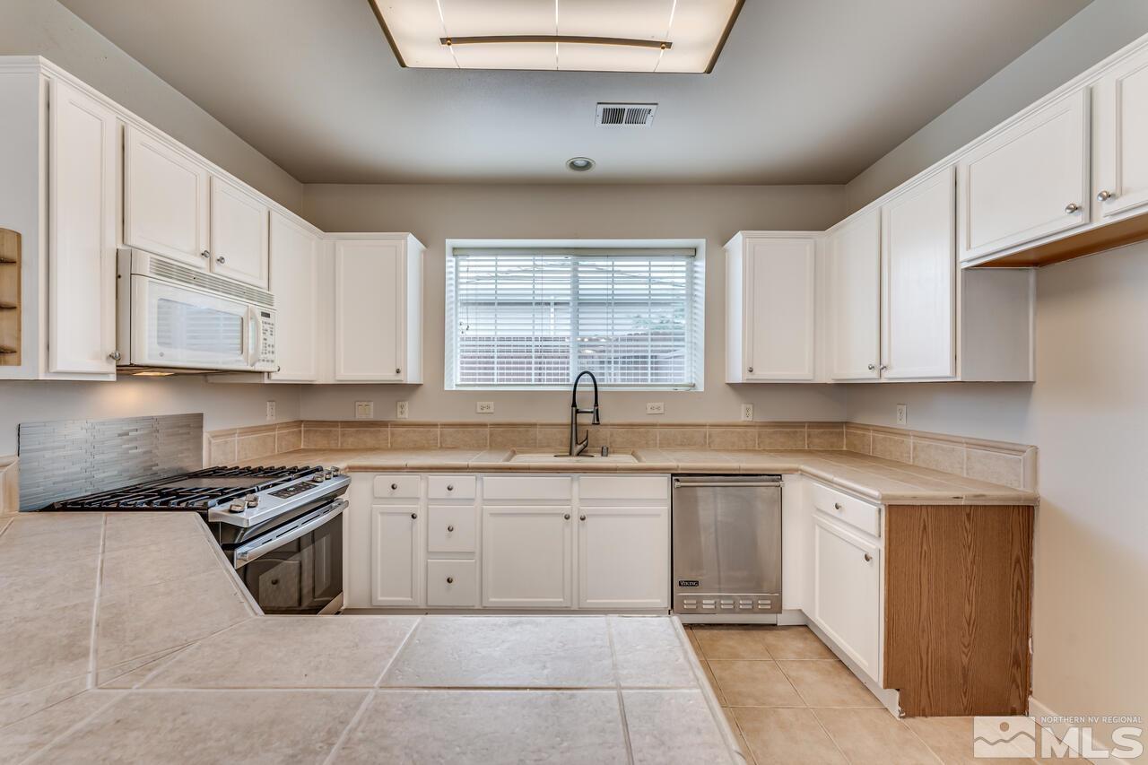 1108 Scenic Park Terrace Reno, NV 89521 - Photo 13 of 38 Photo 13