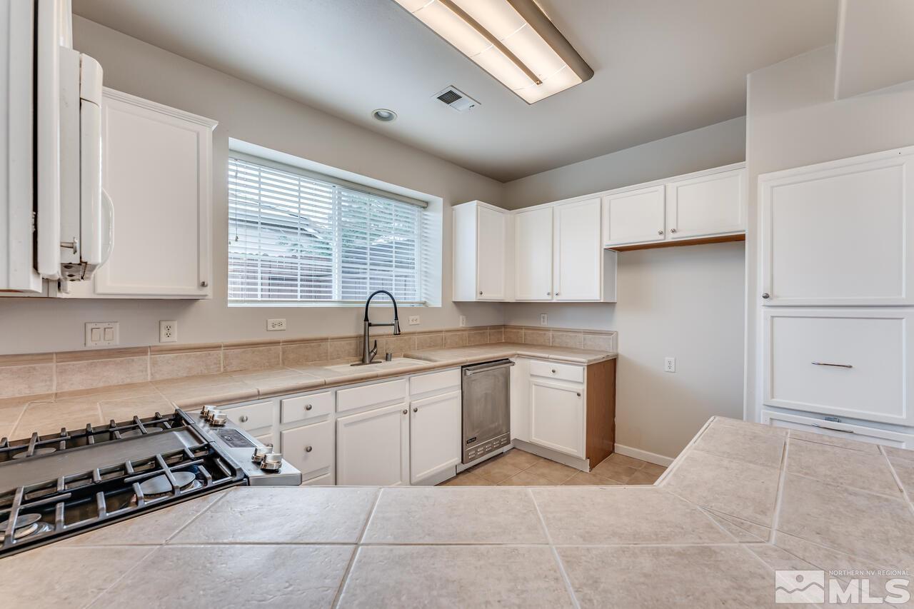 1108 Scenic Park Terrace Reno, NV 89521 - Photo 14 of 38 Photo 14
