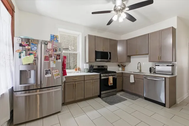 $2,300 | 2333 North Hamlin Avenue, Unit 1, Chicago, IL 60647