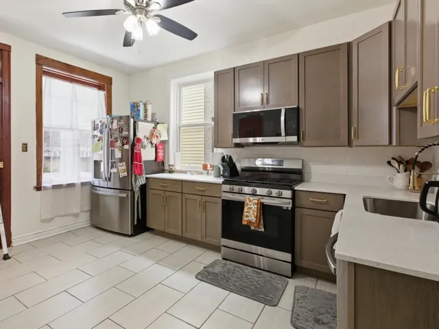 $2,300 | 2333 North Hamlin Avenue, Unit 1, Chicago, IL 60647