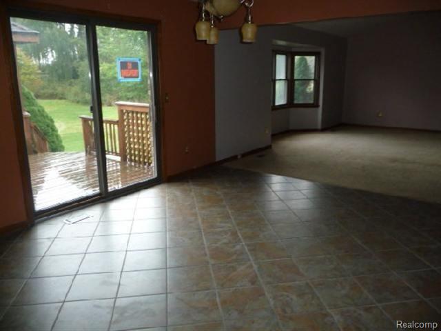 63455 Romeo Plank Road Ray, MI 48096 - Photo 8 of 21 9
